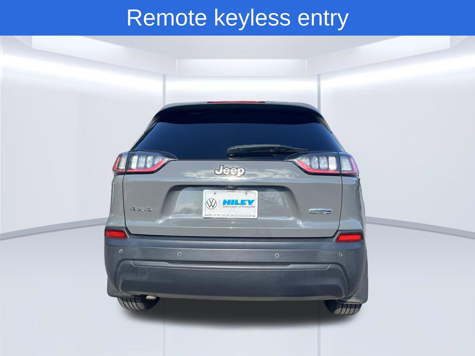 Used 2019 Jeep Cherokee Latitude Plus w/ Cold Weather Group AWD/4WD image 7