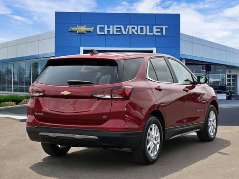 Certified 2024 Chevrolet Equinox LT w/ LPO, Floor Liner Package FWD image 4