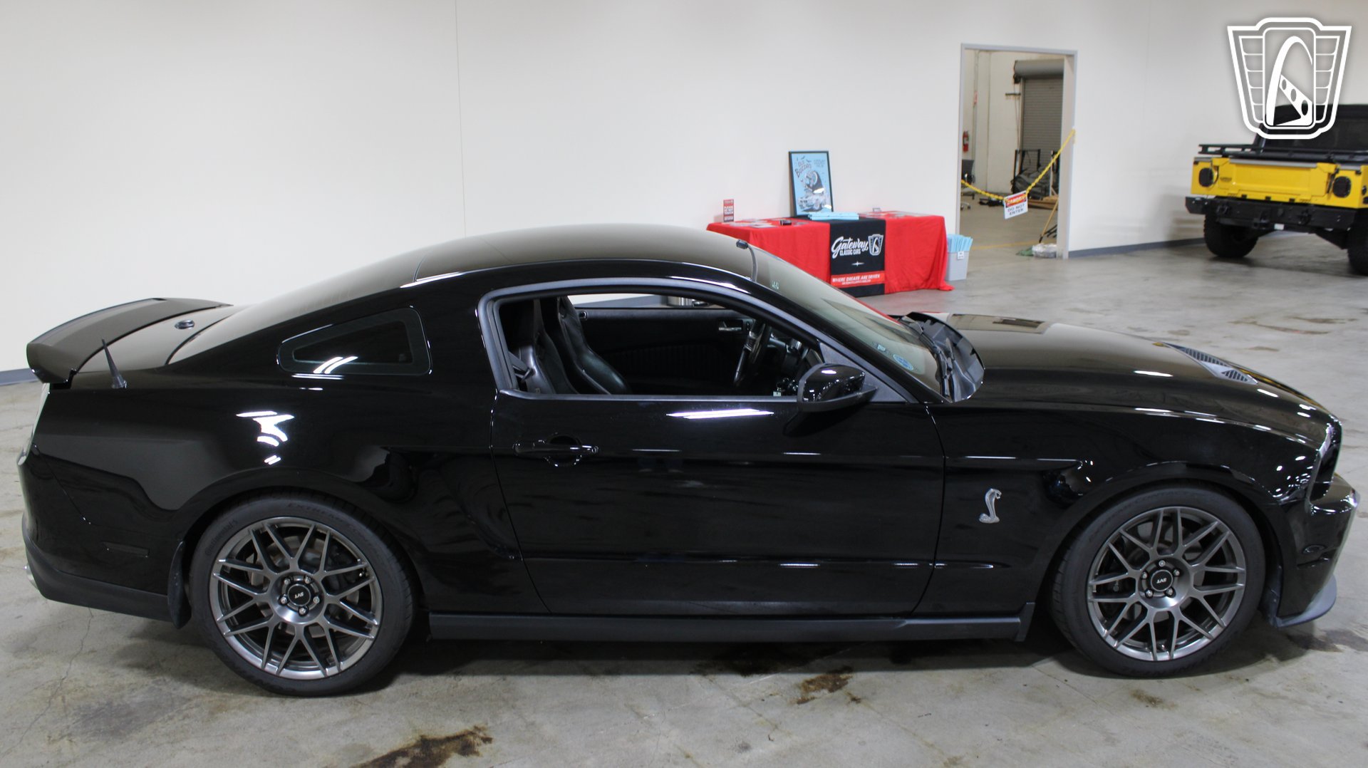 Used 2012 Ford Mustang Shelby GT500 w/ SVT Performance Pkg RWD image 33