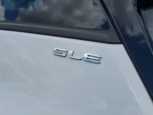 Used 2023 GMC Terrain SLE FWD image 32