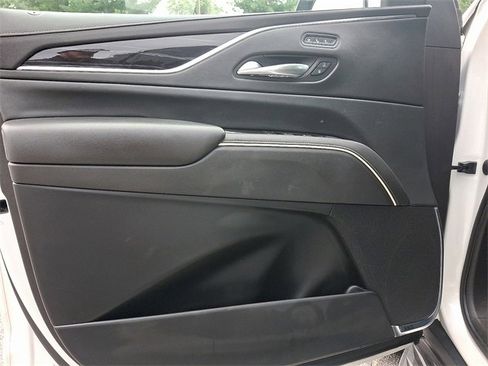 Used 2021 Cadillac Escalade Sport w/ LPO, Illumination Package image 14