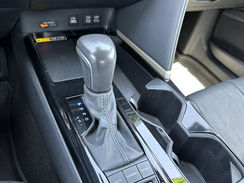 Used 2025 Toyota Camry XSE image 32