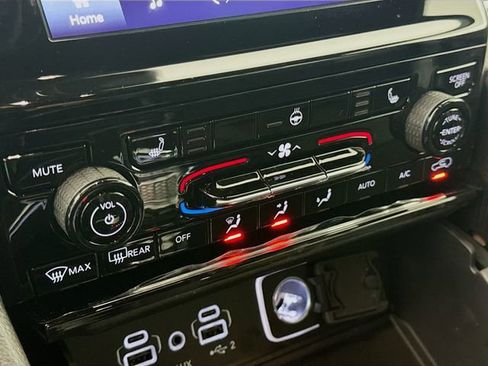 New 2025 Jeep Grand Cherokee Laredo image 15