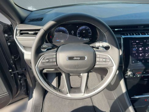 New 2025 Jeep Grand Cherokee Laredo X image 16