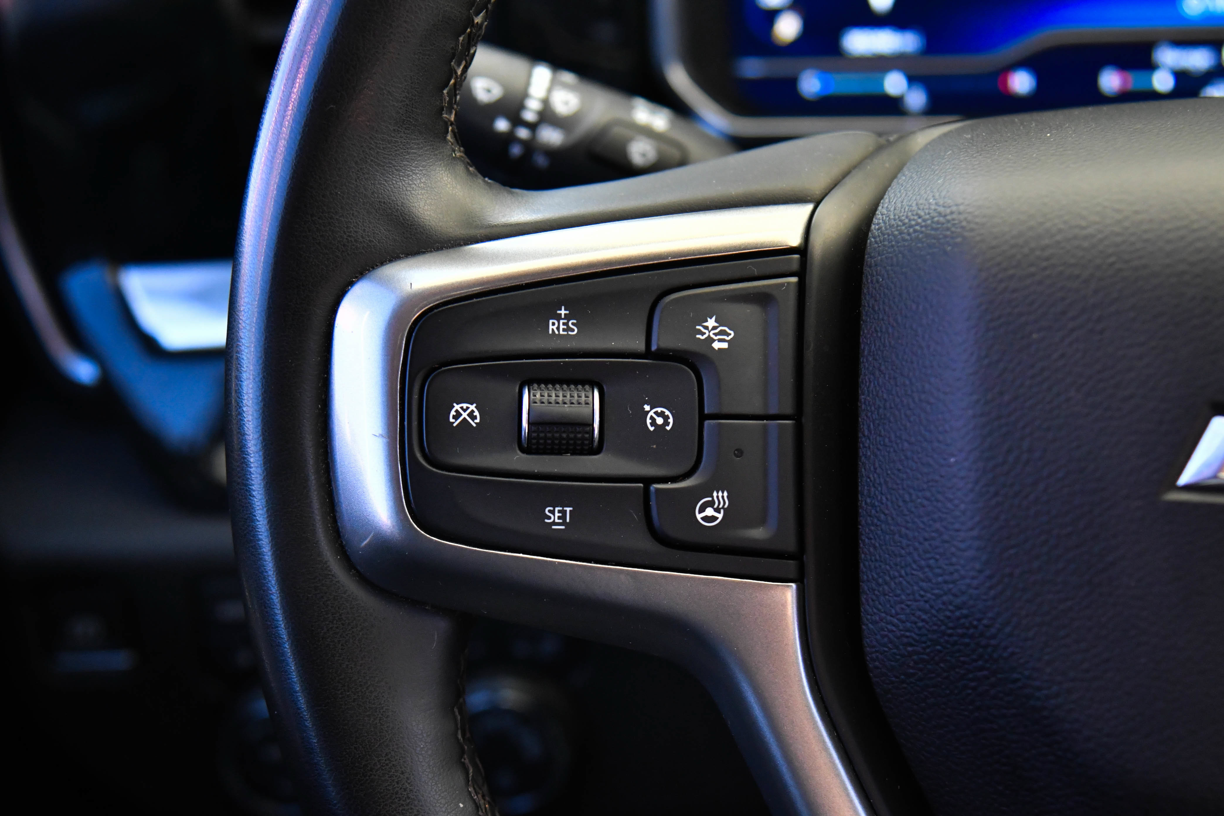 Used 2024 Chevrolet Silverado 1500 LT AWD/4WD image 31