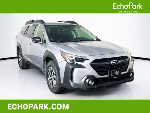 Used 2025 Subaru Outback Premium image 1