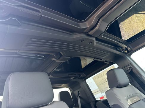 New 2025 GMC Hummer EV 2X image 17