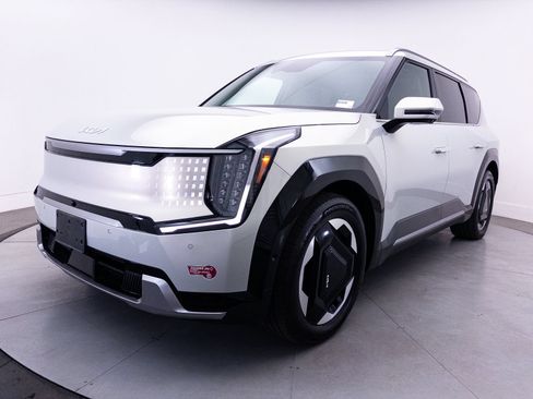Certified 2024 Kia EV9 Land AWD/4WD image 15