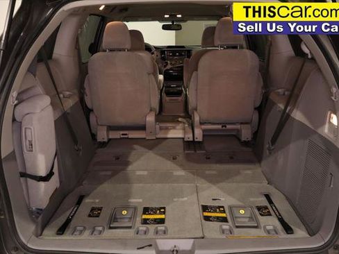 Used 2011 Toyota Sienna LE image 23