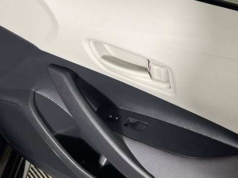 Used 2024 Toyota Corolla LE image 32