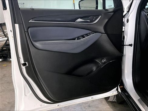 Used 2024 Buick Enclave Essence w/ Experience Buick Package image 9