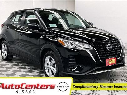 New 2025 Nissan Kicks Play S