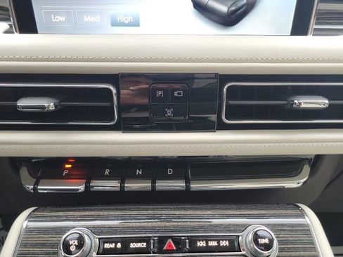 Certified 2024 Lincoln Aviator Black Label w/ Jet Package image 41