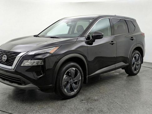 Used 2025 Nissan Rogue SV FWD image 3