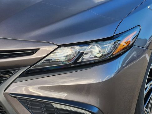Used 2024 Toyota Camry SE FWD image 9