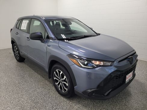 Used 2024 Toyota Corolla Cross AWD Hybrid image 3