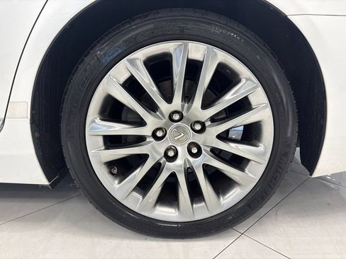 Used 2015 Lexus LS 460 w/ Comfort Package RWD image 37