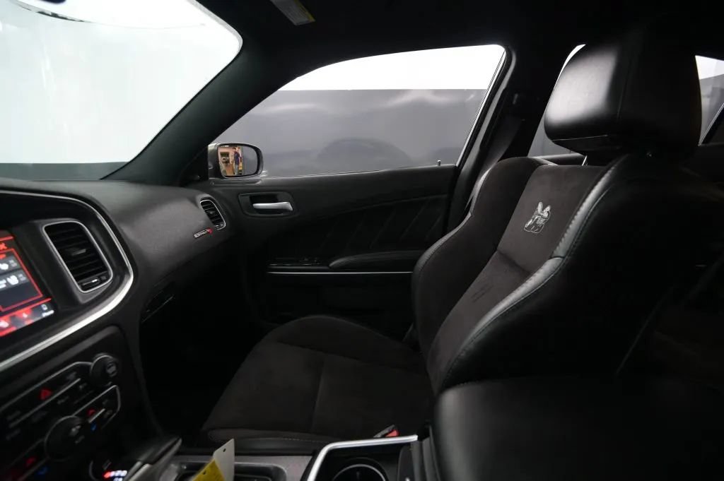 Used 2018 Dodge Charger R/T Scat Pack w/ Dynamics Package RWD image 30