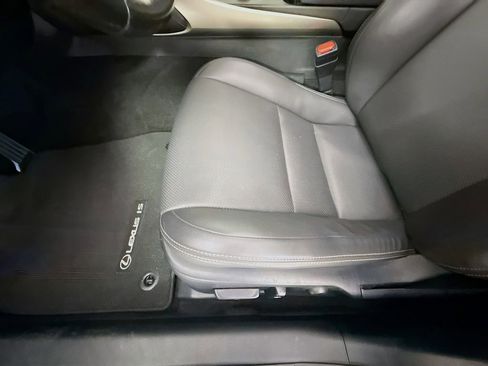 Used 2017 Lexus IS 200t image 18