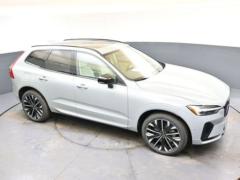 New 2026 Volvo XC60 T8 Ultra w/ Protection Package Premier image 15