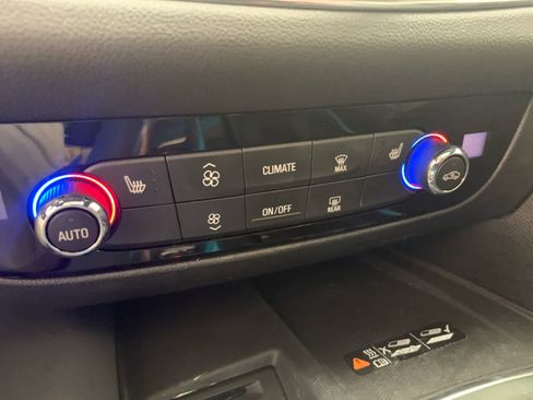 Used 2023 Buick Enclave Essence w/ Experience Buick Package image 32