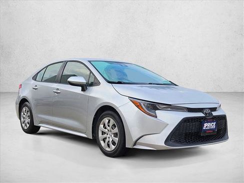 Used 2020 Toyota Corolla LE image 3