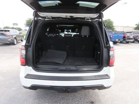 Certified 2021 Ford Expedition Limited image 12