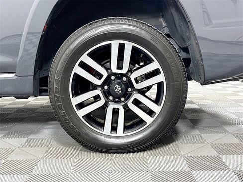 Used 2024 Toyota 4Runner Limited image 4