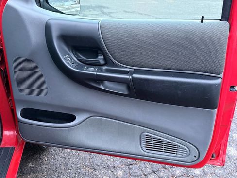 Used 2004 MAZDA B-Series Pickup 4x4 Cab Plus B4000 w/ Convenience Pkg image 14