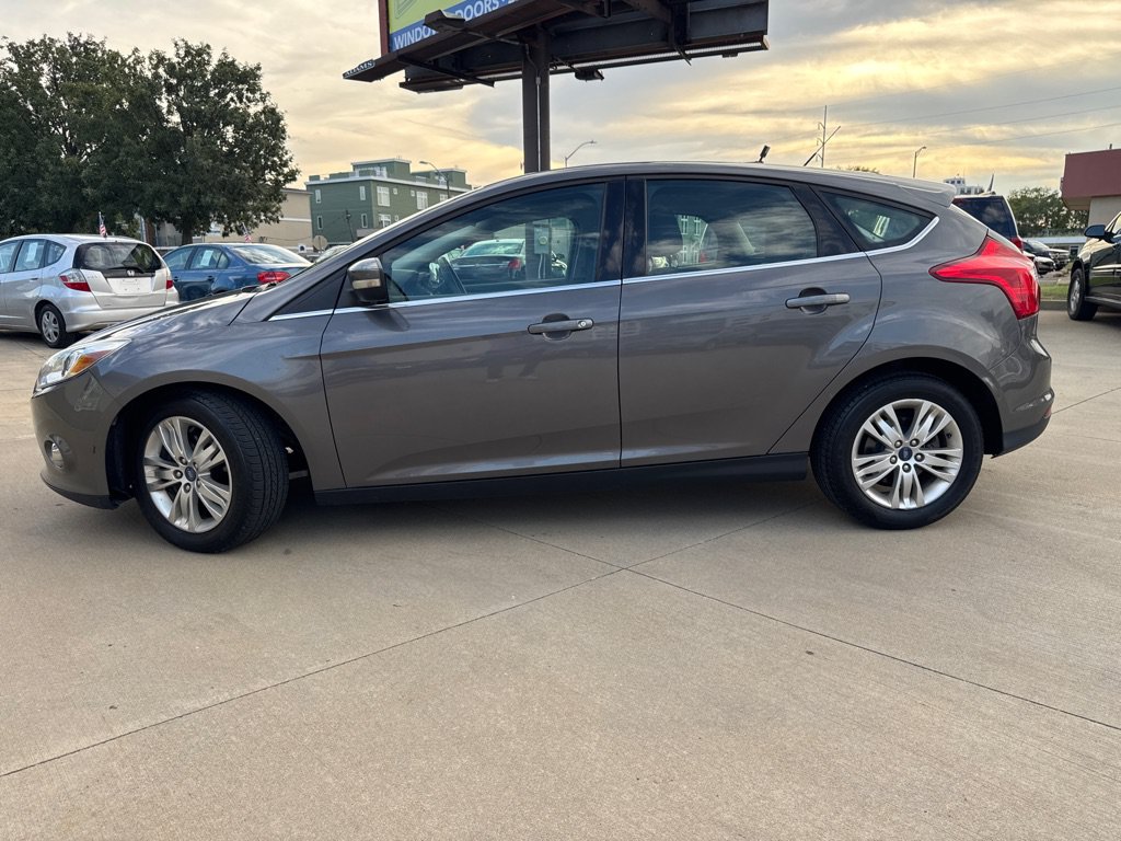 Used 2012 Ford Focus SEL FWD image 4
