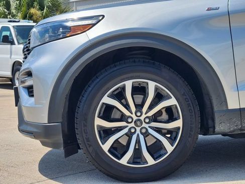 Used 2022 Ford Explorer ST-Line w/ Class IV Trailer Tow Package RWD image 8