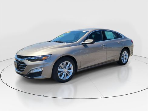 Used 2024 Chevrolet Malibu LT FWD image 2