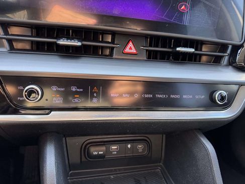 Certified 2023 Kia Sportage EX FWD image 22