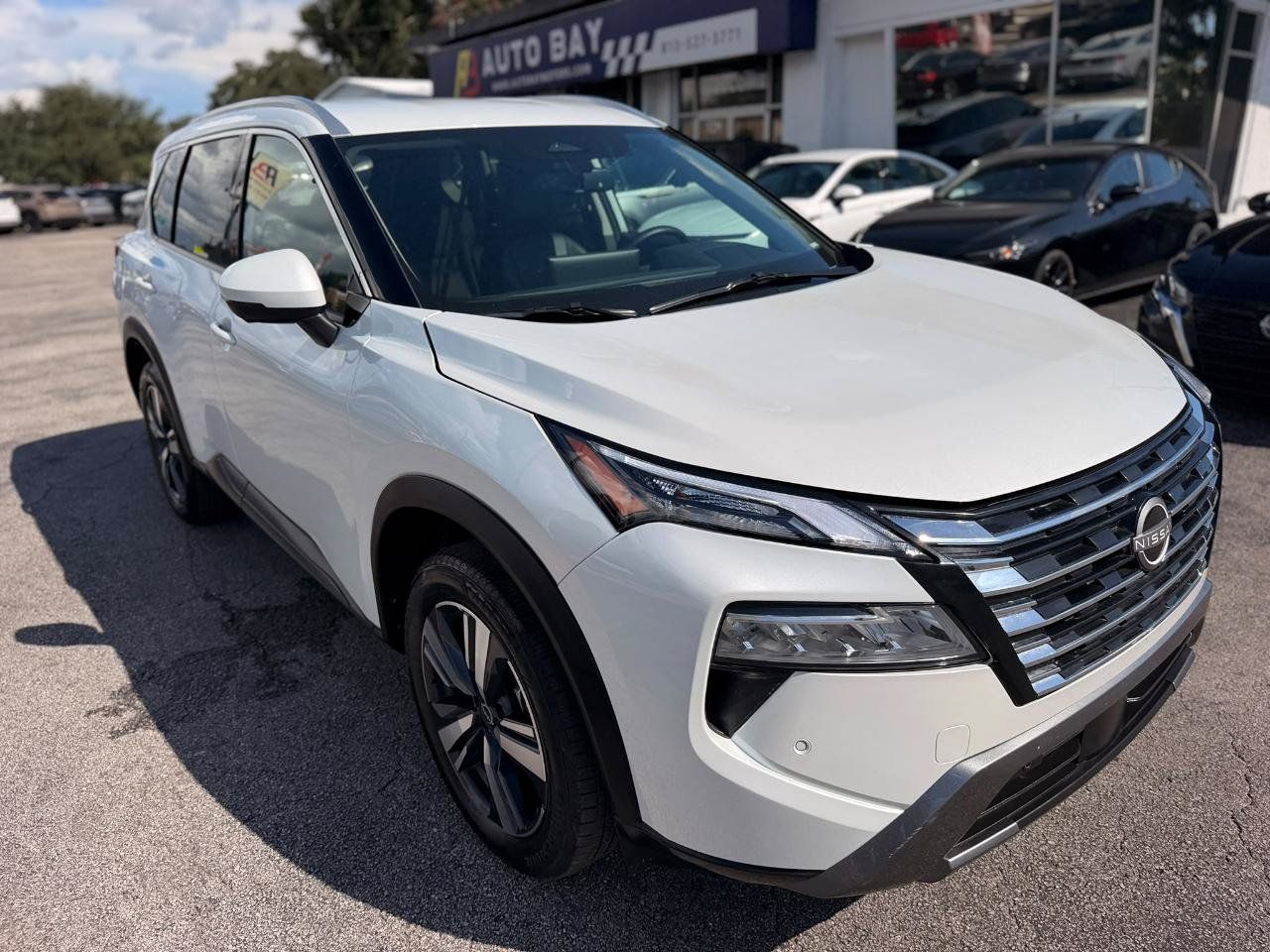 Used 2026 Nissan Rogue SL AWD/4WD image 4