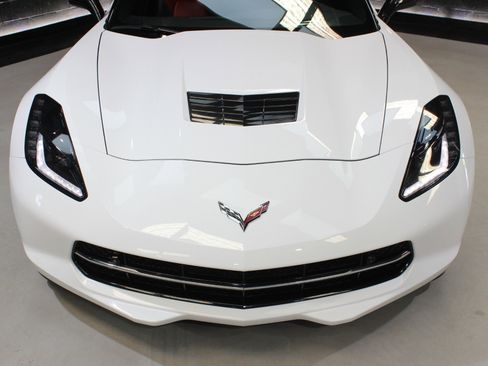 Used 2016 Chevrolet Corvette Stingray Coupe w/ 2LT Preferred Equipment Group image 8