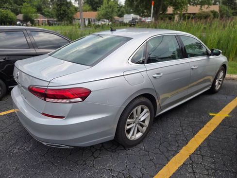 Used 2020 Volkswagen Passat 2.0T SE FWD image 3