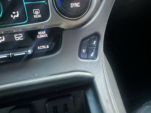 Used 2017 GMC Yukon Denali w/ Open Road Package AWD/4WD image 29