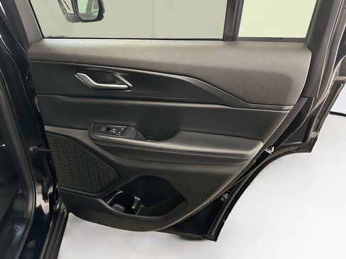 Used 2024 Jeep Grand Cherokee Altitude image 32