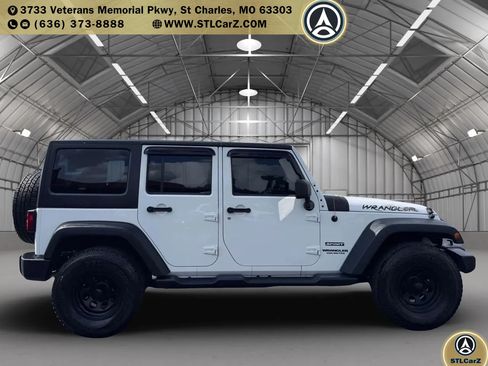 Used 2013 Jeep Wrangler Unlimited Sport w/ Connectivity Group AWD/4WD image 2