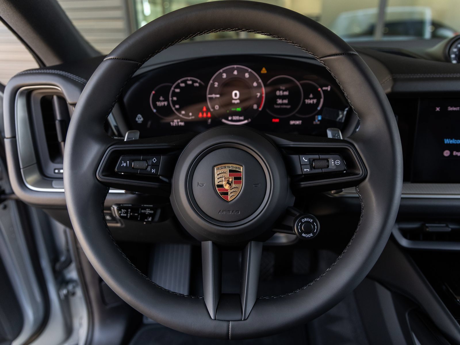 Certified 2025 Porsche Cayenne E-Hybrid Coupe AWD/4WD image 28