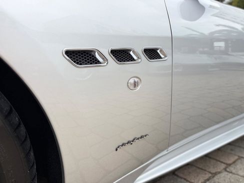 Used 2013 Maserati GranTurismo Sport RWD image 22