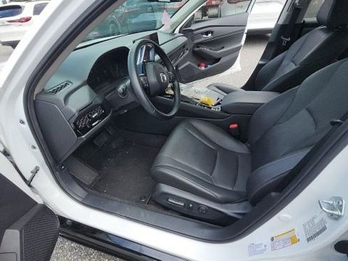 Used 2024 Honda Accord Touring image 2