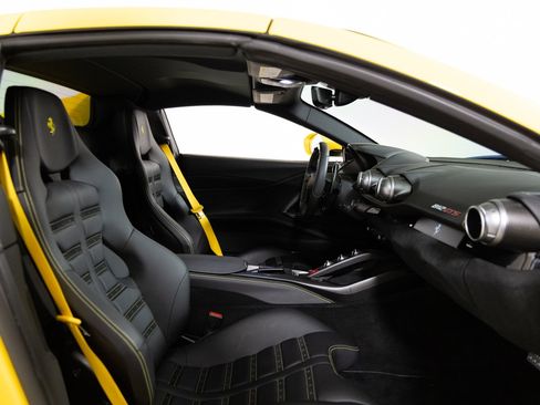 Certified 2021 Ferrari 812 GTS RWD image 27