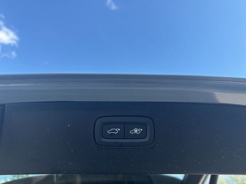 Used 2026 Volvo XC90 T8 Plus w/ Protection Package Premier image 9