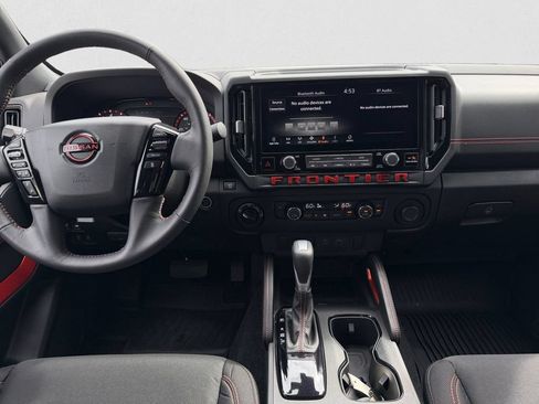 Used 2025 Nissan Frontier PRO-4X AWD/4WD image 11