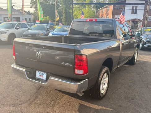 Used 2024 RAM 1500 Classic SLT AWD/4WD image 7