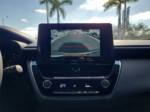 Used 2024 Toyota Corolla Cross SE image 23