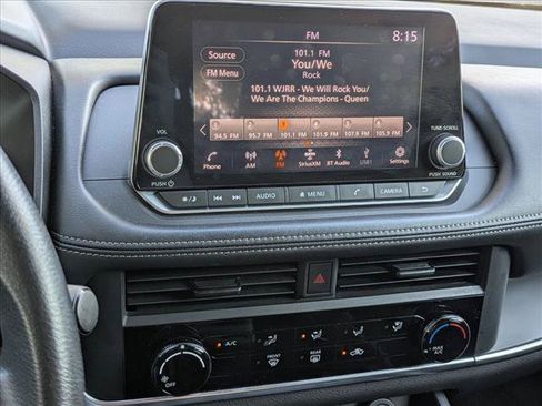 Used 2024 Nissan Rogue S FWD image 10