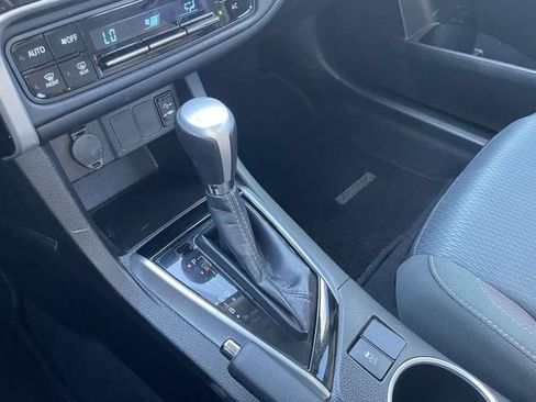 Used 2019 Toyota Corolla LE FWD image 32
