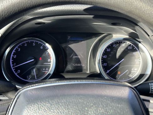 Used 2019 Toyota Camry LE w/ Convenience Package image 12